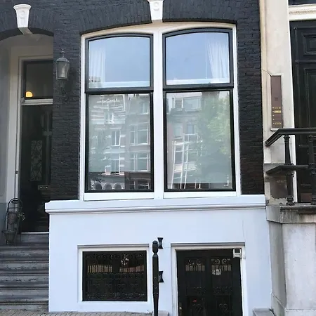 Lovely Canal Apartment